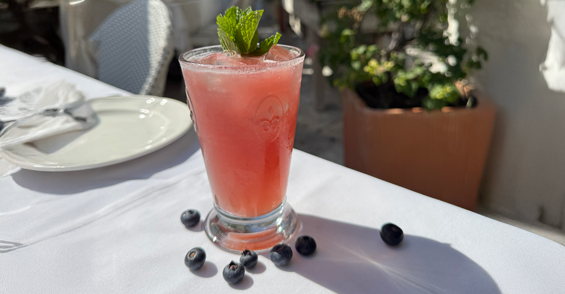 Cocktails: A Smash That's Not Overly Sweet