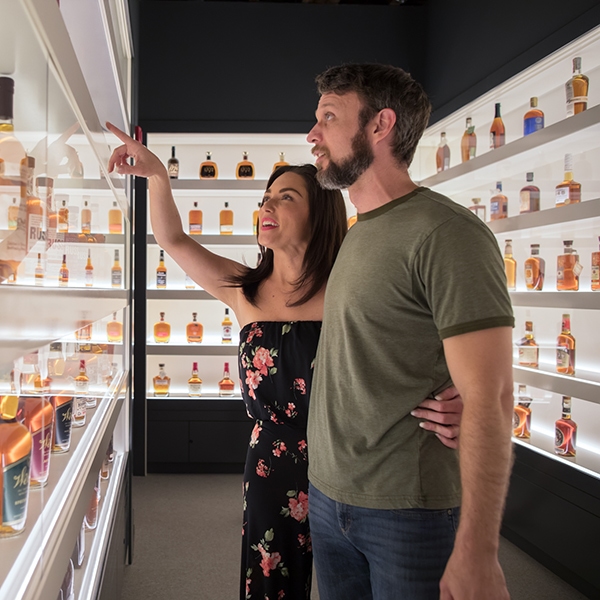 Frazier-Bottle-Hall-Couple_600.jpg