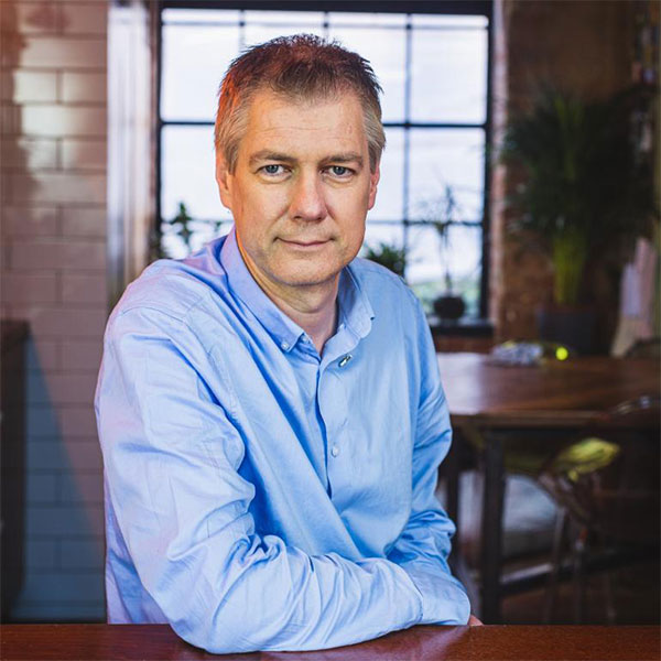 Gordon-Motion-Headshot_600.jpg