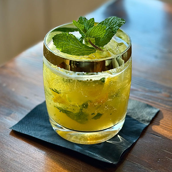 Peach-Whisky-Smash-600.jpg