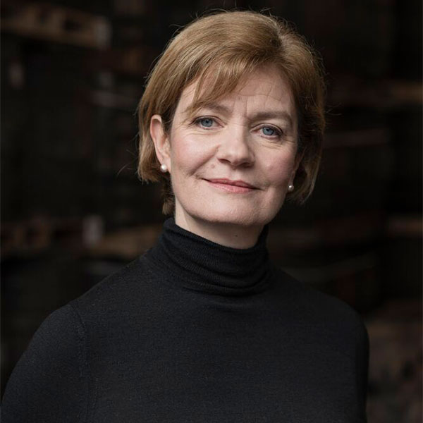Stephanie-Macleod-Headshot_600.jpg