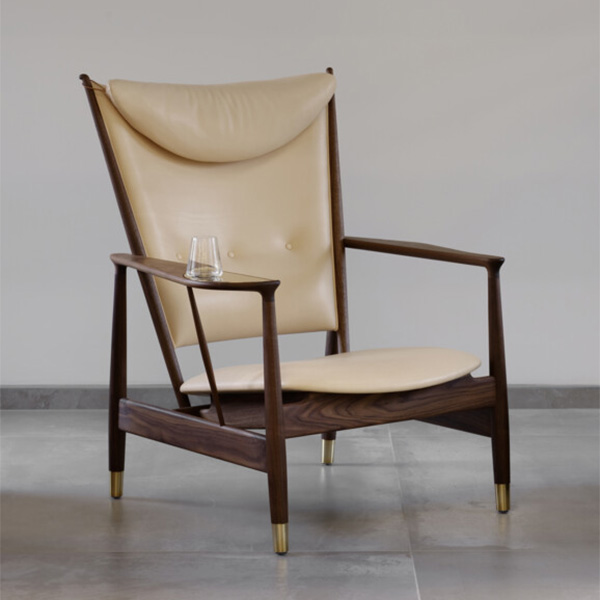 Whisky-Chair_Walnut_Vegetal_Nature-Leather_600.jpg