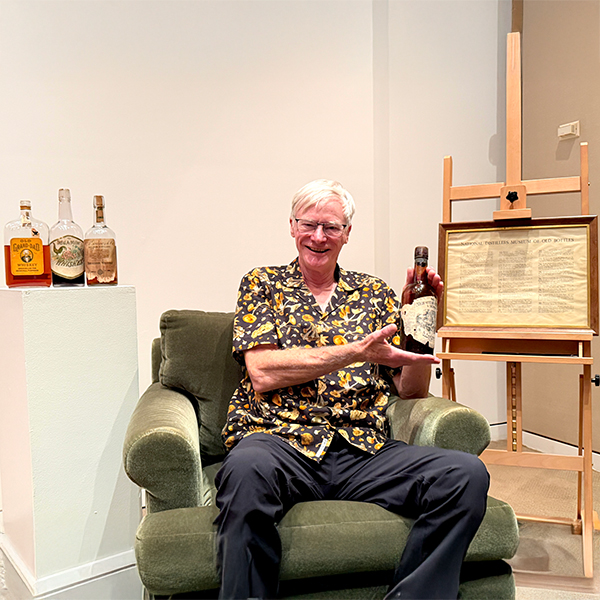 In 1993, Bill Carmean purchased 120 bottles that made up National Distillers Museum of Old Bottles.