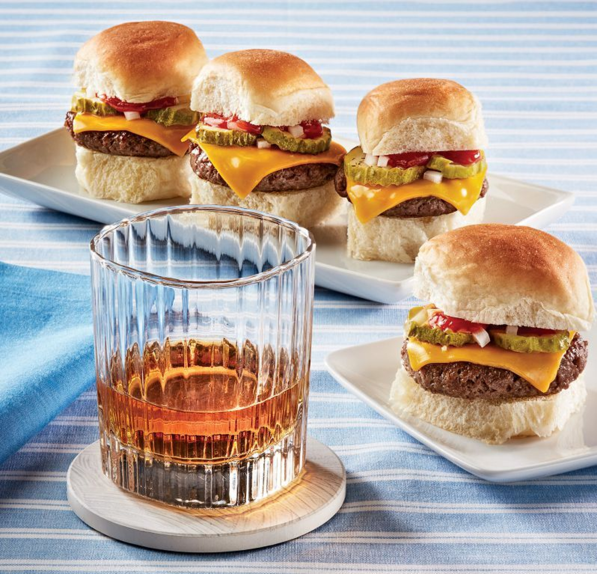 Sliders and Whisky Pairings: Bite-Sized Pleasure