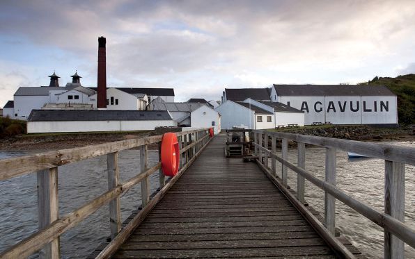 LAGAVULIN Having celebrated its bicentenary in 2016, Lagavulin is known for its classic 16 year old, annual 12 year old cask strength, and collaborations with actor Nick Offerman. ANGUS BREMNER