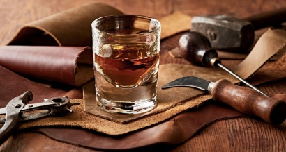 How To Taste Leather Flavors in Whisky