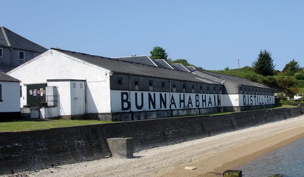 BUNNAHABHAIN While its ownership has changed more than that of any other Islay distillery in the last 25 years, the current owners invested in upgrading its visitor and production facilities in 2019. GRANT ANDERSON
