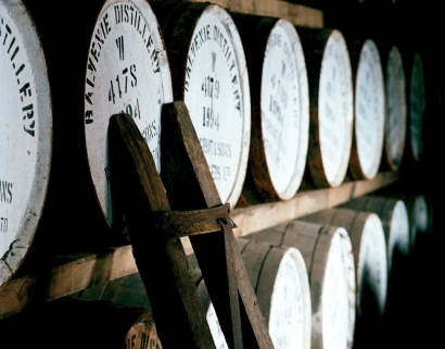 30 Year Old Scotch: Rare But Findable Gems