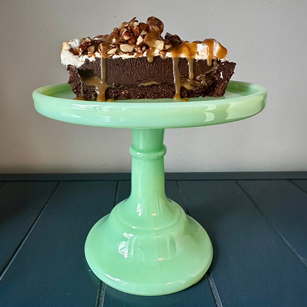 tart-on-cake-stand_600.jpg