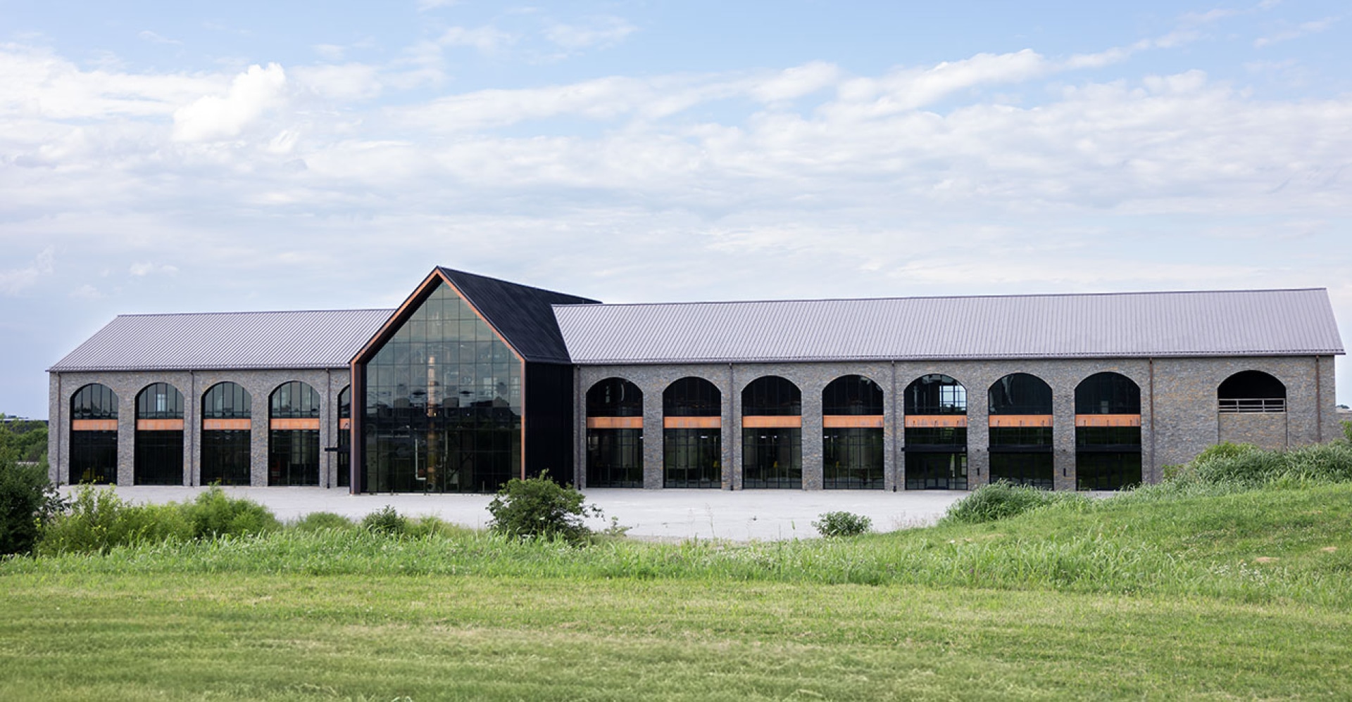 Willett Fills Its First Barrel at New Distillery